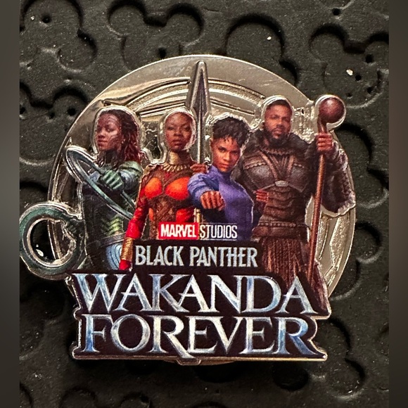 Marvel Accessories - Disney Pin 2022 LR Marvel Black Panther Wakanda Forever Family